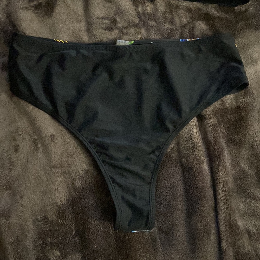 Shein bathing suit - Picture 4 of 10